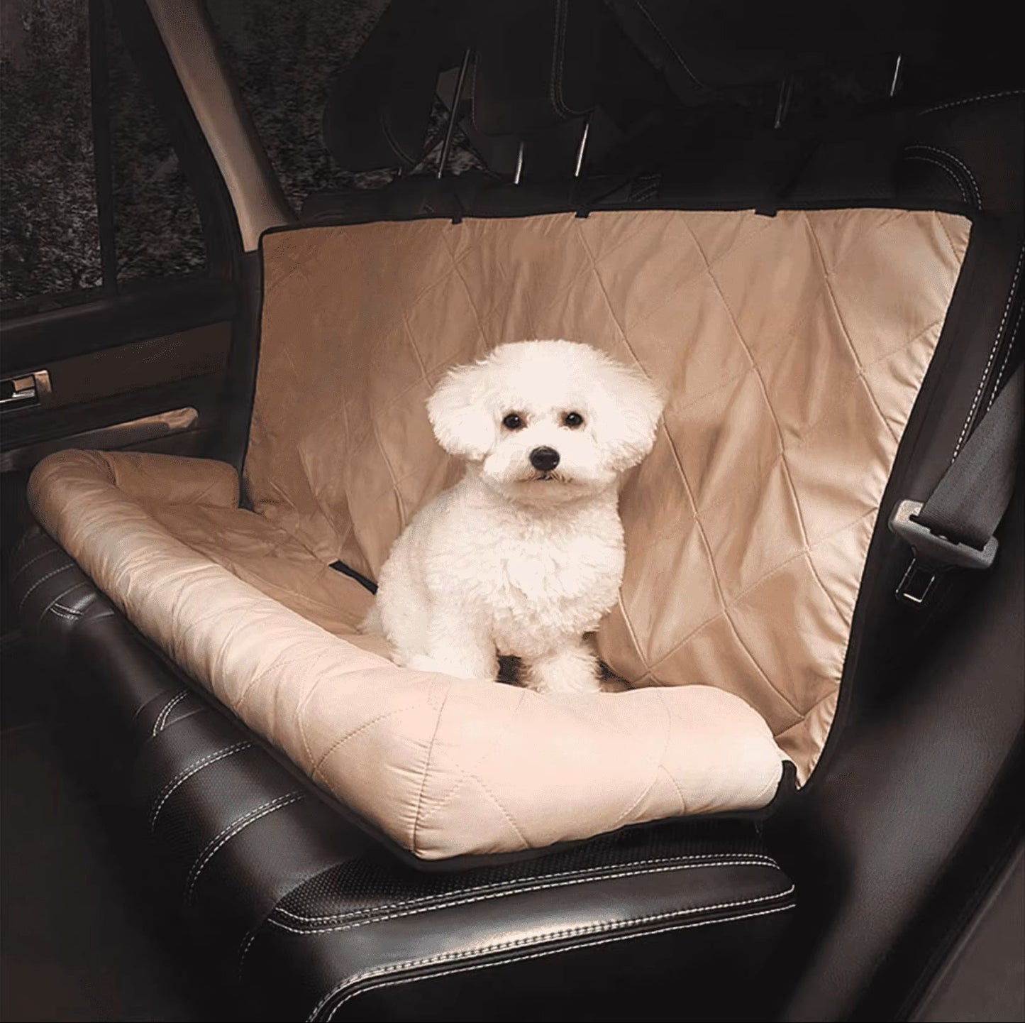Onyx – Luxe Honden Achterbankhoes met Veiligheidsgordel | Waterafstotend & Antislip | Universele Pasvorm - Beige - PetsAndBags