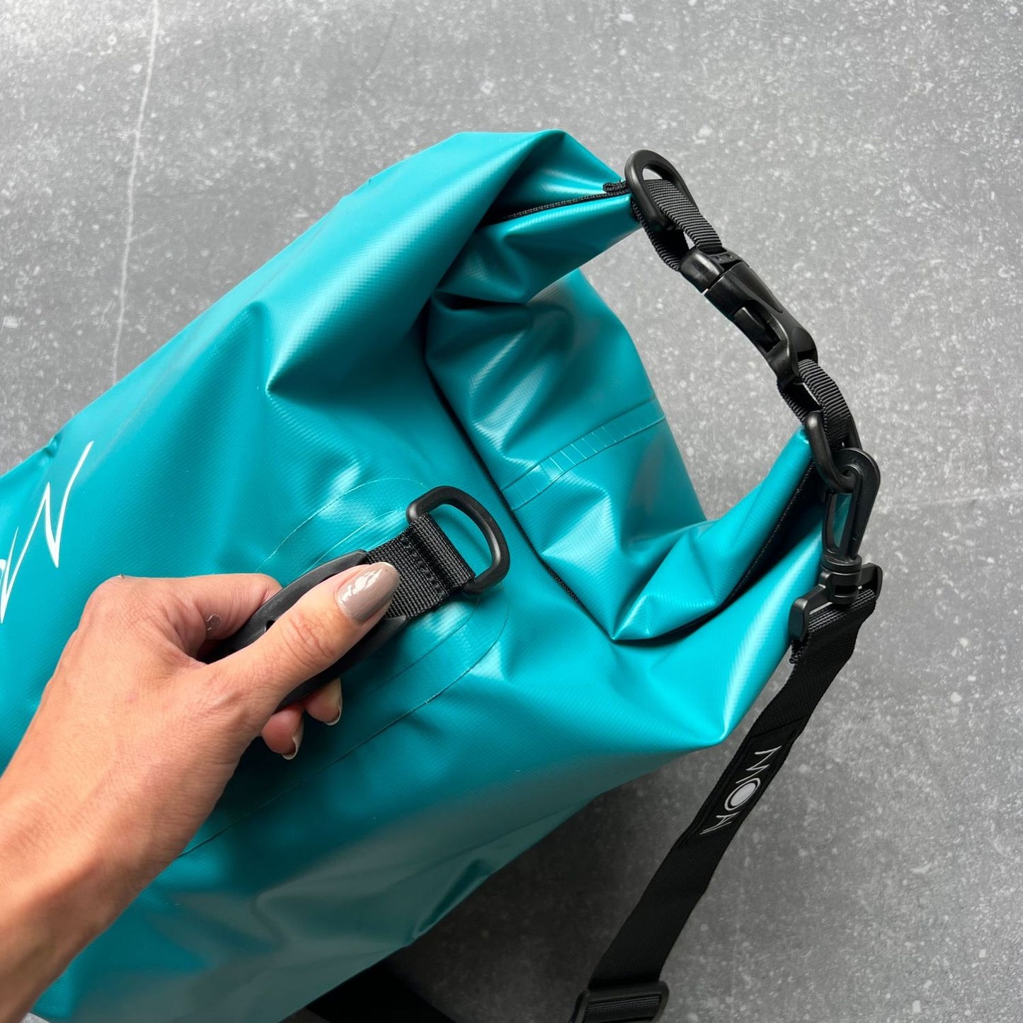detail - moai - drybag - petsandbags - wima
